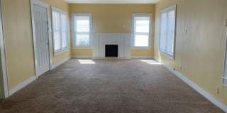 Two Bedroom Two Bathroom Home w/ a BONUS Room Two Bedroom Two Bathroom Home w/ a BONUS Room Gallery 4