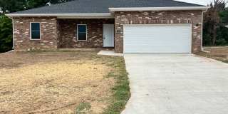 3 bedroom 1 bath 2 car garage Gallery 1