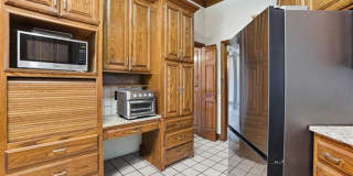 Beautiful 4 Bedroom Home with Pool – Available Now! Gallery 11