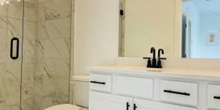 LIKE NEW IN PARK VUE! Townhome located across from Westside Park in Atlanta! MUST SEE! Gallery 28
