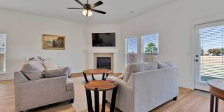 Newly built 3 Bed 2 bath home with Large backyard Gallery 12