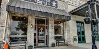 108 Houston Avenue Gallery 1