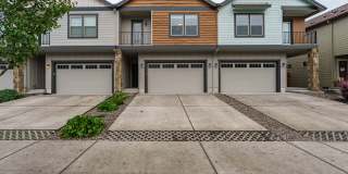 ASK ABOUT ONE MONTH FREE SPECIAL - Ask Us How! 3 Bedroom 2.5 Bath Townhome - Convenient Ridgefield Location Gallery 1