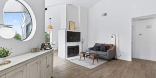 2 Bedroom Condo for Rent in Redding CA | Pool, Spa, Fireplace, Balcony Gallery 34