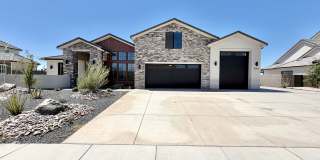 Beautiful Modern 5 Bedroom Home!! Furnished or Unfurnished option!! Gallery 1