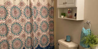 Cozy 2 Bedroom Condo Gallery 1