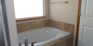 Beautiful 5 Bedroom Home in Heart of Loveland Gallery 10