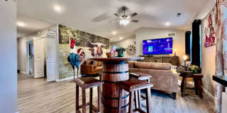 NEW Farmhouse Retreat Rustic decor and Cozy vibes! Gallery 14