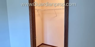 Spacious Eden Prairie Town Home, 2 Car Garage, Primary, 4 Baths, Fireplace Gallery 17