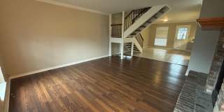 SPACIOUS COZY TOWNHOME IN GATED COMMUNITY Gallery 6