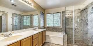 4 Bedroom in a Gated Community with Community Pool & Gym! Gallery 18