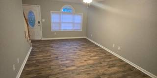 Spacious 2-Bedroom Townhome – End Unit with Private Deck & Garage Gallery 12