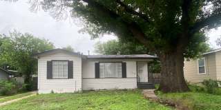 Newly Remodeled 3 bd | 2 ba Available Now! Located near Basse Rd/Blanco Rd minutes from Alamo Quarry! Gallery 21
