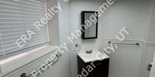 Move-In Discount!!!!  3 bed 2 bath Single Family Home Gallery 13