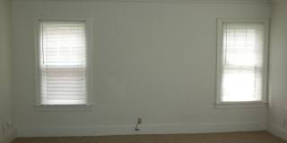 2 Bedroom Home-Downtown Gallery 3