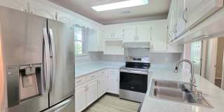 Charming 3-Bedroom Home Gallery 6