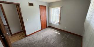 Bright & Spacious 3-Bedroom Home with Large Backyard Gallery 12
