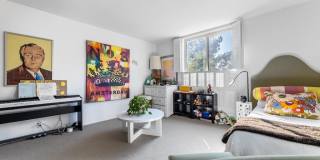 809 South Bundy Drive Gallery 19