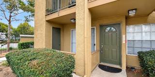 1 bed, 1 bath located in Corona! Gallery 1