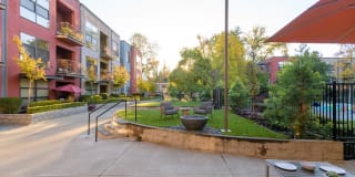 Fremont Mews Gallery 13