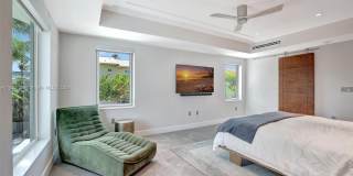 305 Oak St Gallery 59