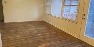 3 Bd 1 Ba Bungalow w/ hardwood Gallery 5
