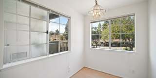 Spacious Townhome Located in the Highly Desirable Shadow Ridge Community of Oak Park Gallery 34