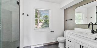 412 LAVERGNE Avenue Gallery 19
