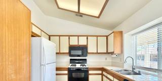 AVAILABLE NOW! 3 Bedroom 2 Bathroom Home in Golden Sun Estates! Gallery 10