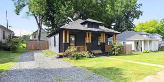 Charming 2 Bedroom Home Minutes from Uptown Charming 2 Bedroom Home Minutes from Uptown Gallery 1