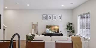 Model 3 Bedroom Town Home Gallery 12