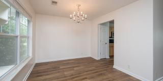 **BE THE LUCKY ONE TO LIVE IN THIS UPDATED NASHVILLE/ BELLEVUE HOME** Gallery 20