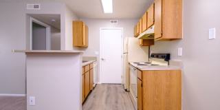 Lake Forest Apartments Gallery 6