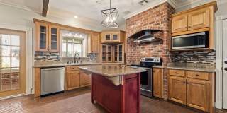 300 Oak Hollow Drive Gallery 9