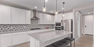 BEAUTIFUL 5 bedroom plus loft! Gallery 1
