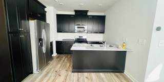 Room in 4 Bedroom Home at Munsing Dr Gallery 17