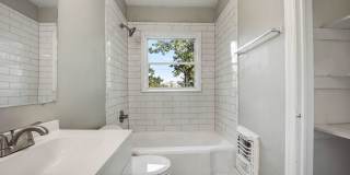 Freshly Updated 3 Bedroom House Gallery 5