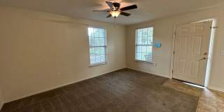 3 Bedroom 1 Bath Cottage Home in Pensacola! Gallery 3