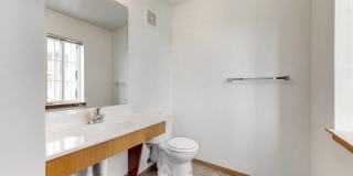 Platinum Valley Apartments Gallery 56