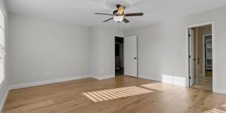 204 Sandy Springs Road Gallery 21