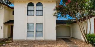 Beautifully Renovated 3 Bedroom Home in Royal Ridge Gallery 1