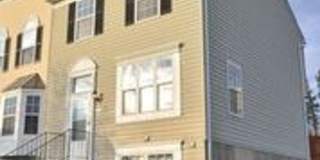 Beautiful end ofRow Townhome! Gallery 1