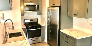 Gorgeous Remodeled Downstairs Apartment w/Patio+Prvt Laundry+Garage+Views of Canals Gallery 11