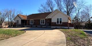 3 Bed, 3 Bath, 2 Car Garage Duplex in Blue Springs Gallery 1