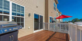 3 level townhouse (newer construction) in Jefferson Place Community available early May! Gallery 27