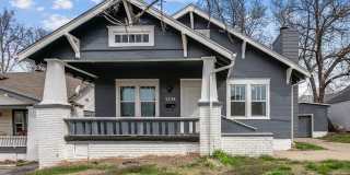College Hill Bungalow with 1 Car Garage! Gallery 3