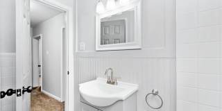 Beautiful 3 bedroom home in Pittsburgh available July 1! Gallery 11