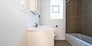 7938 S Hermitage Gallery 2