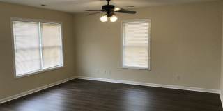Pet Friendly 3 Bedroom, 2 Bath Home with Garage and Fenced In Back Yard! Gallery 7