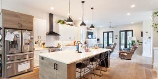 Stunning 4/3.5 Home in Highly Sought-After Area w/ 1300 Sq Ft of Outdoor Space! Gallery 14